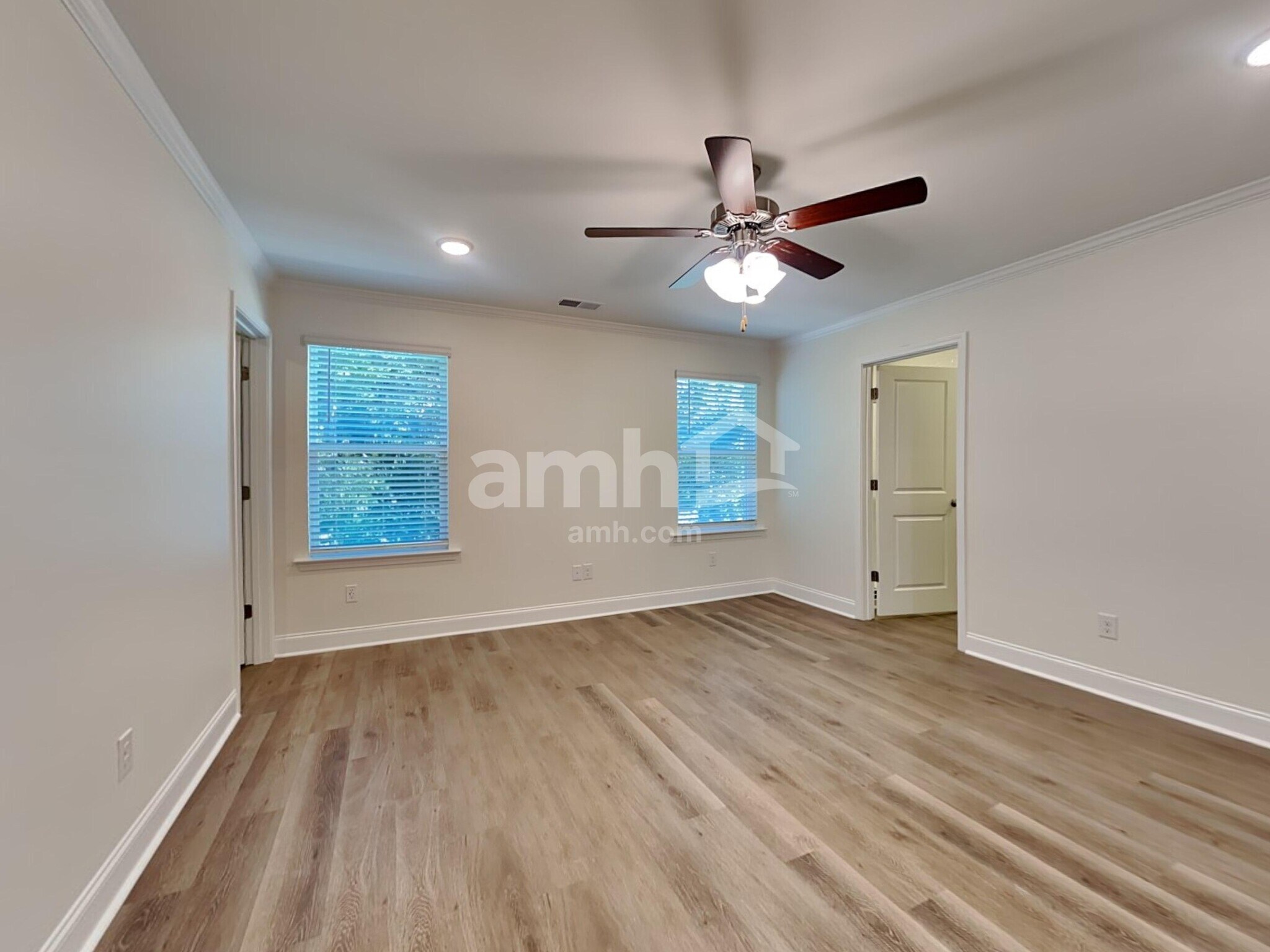 Building Photo - 1950 Weeping Cypress Dr