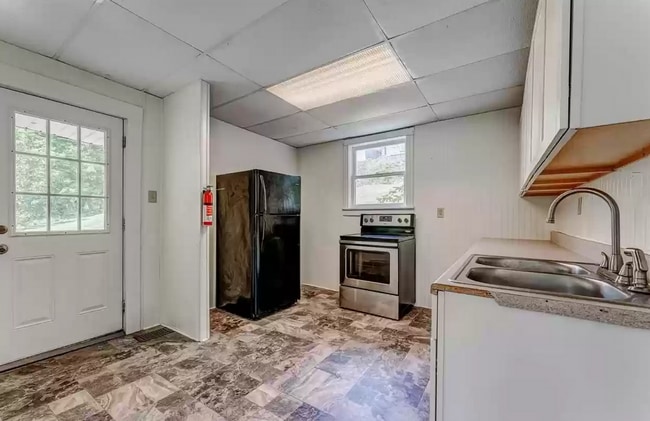 Building Photo - 975 Dorsey Ave