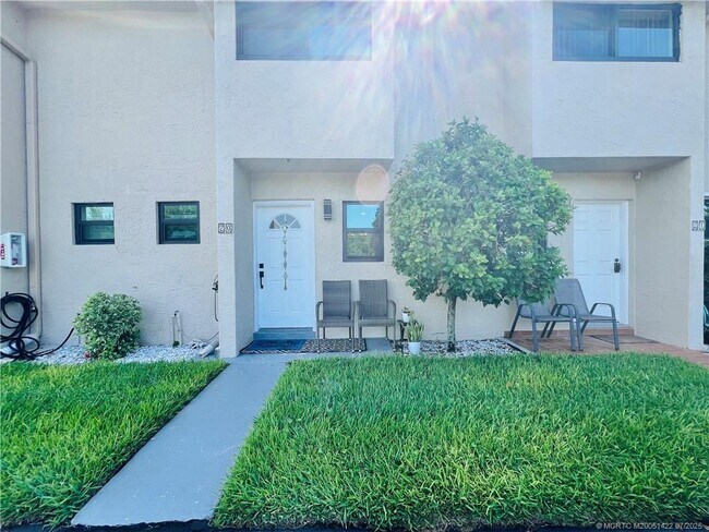 Building Photo - 4225 N Hwy A1A