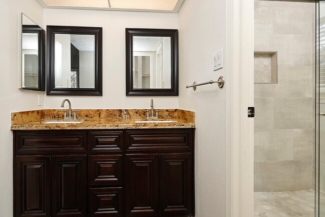 Building Photo - 30 Berryfrost Ln