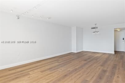 Building Photo - 2500 Parkview Dr