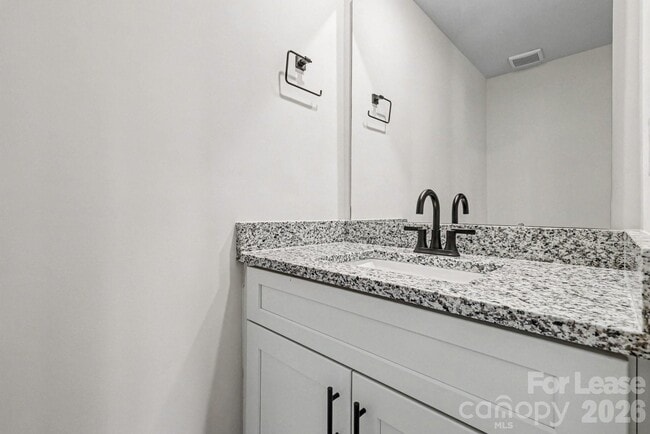 Building Photo - 104 10th Ave SE