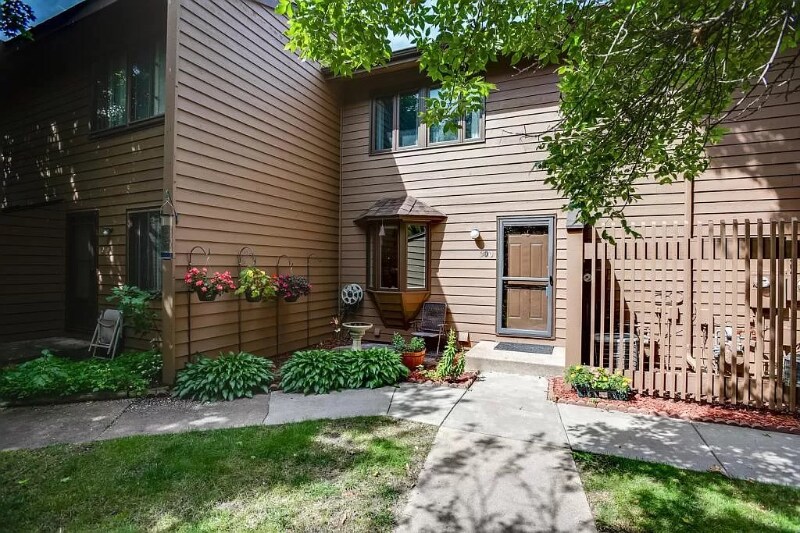 Primary Photo - 300 W Eagle Lake Dr