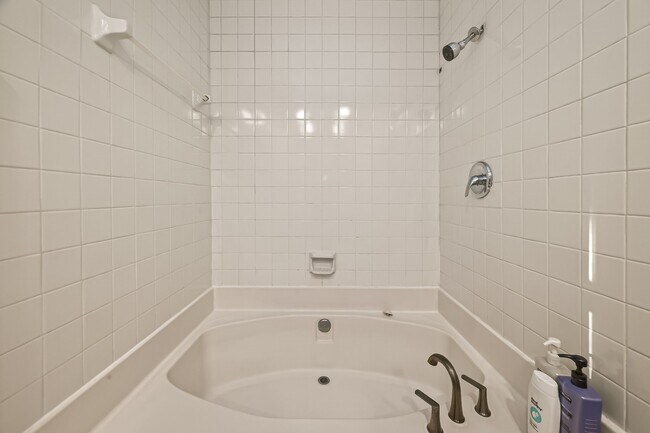 Building Photo - 2211 S Braeswood Blvd