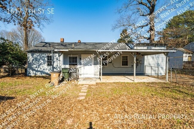 Building Photo - 1617 7th St SE