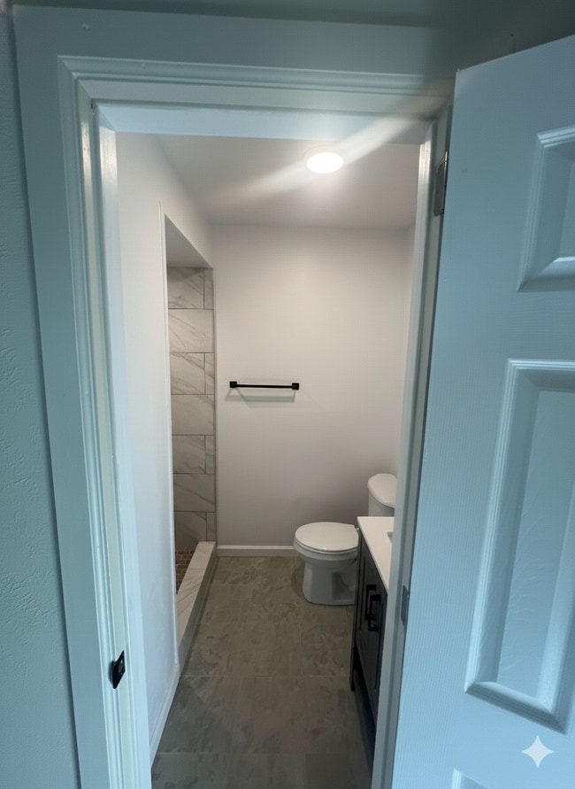 Building Photo - 4101 Parkway Rd