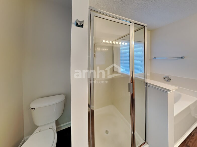 Building Photo - 10126 Illoria Dr