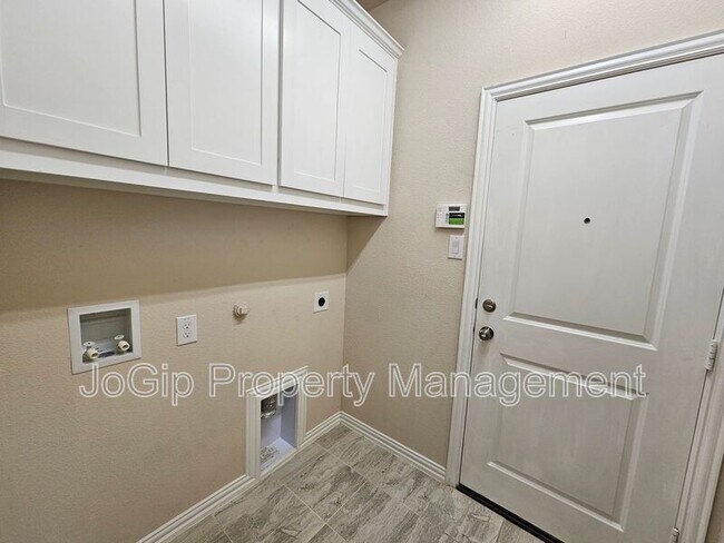 Building Photo - 4318 Egret Ct