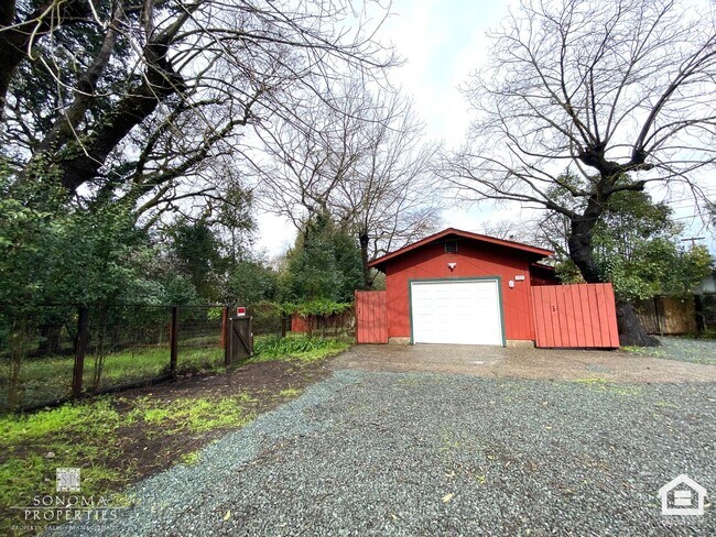 Building Photo - Charming  2BD/2BA Home in Sonoma