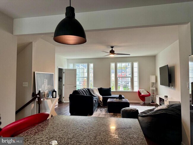 Building Photo - 9816 Cedarmass Cir