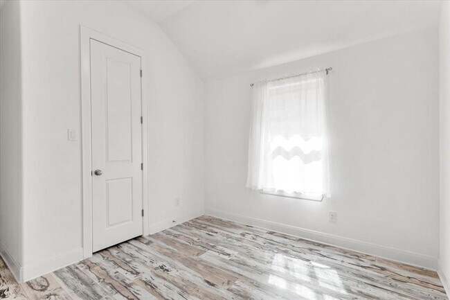 Building Photo - 2613 Milan Meadows Dr