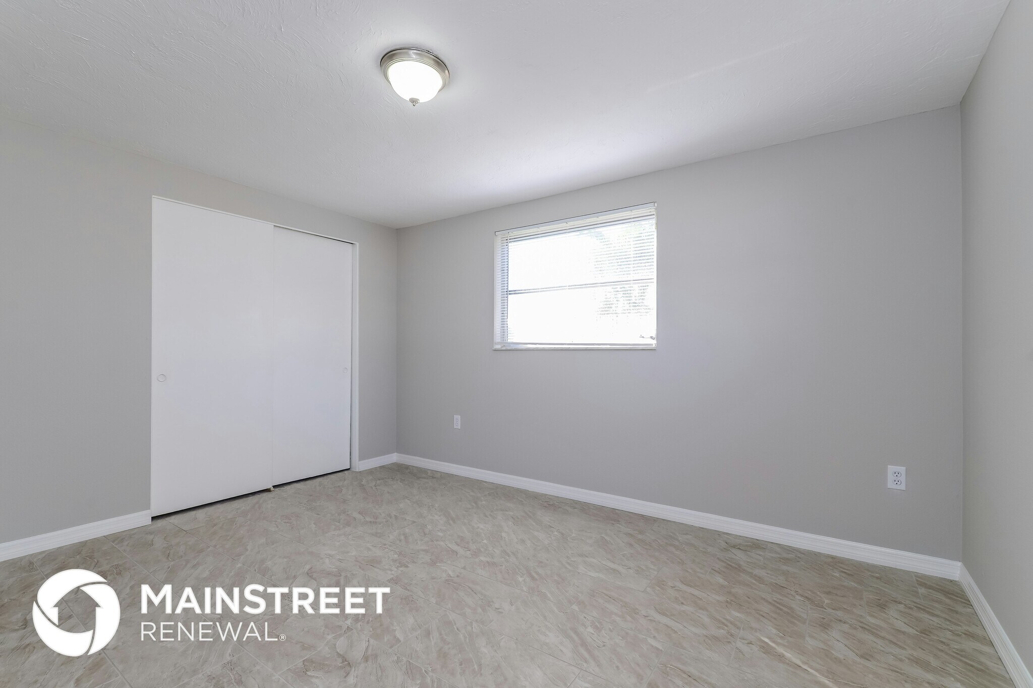 Building Photo - 2472 Waneta Dr