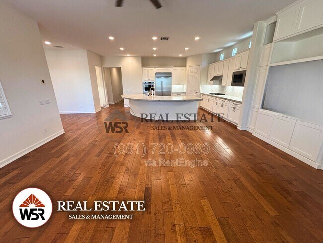 Building Photo - 18691 Oak Park Dr