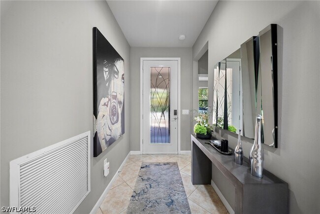 Building Photo - 7052 Live Oak Dr