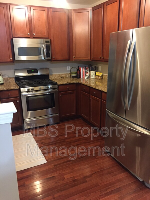 Building Photo - 63 Winder St