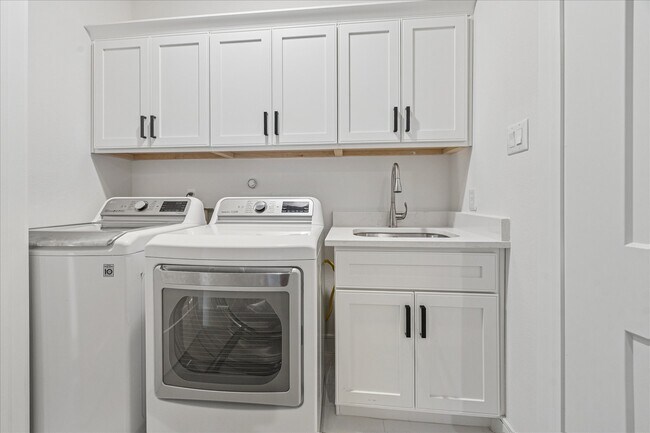 Building Photo - 1659 Bingle Rd