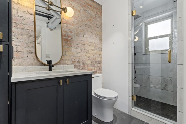 Building Photo - 276 E Broadway