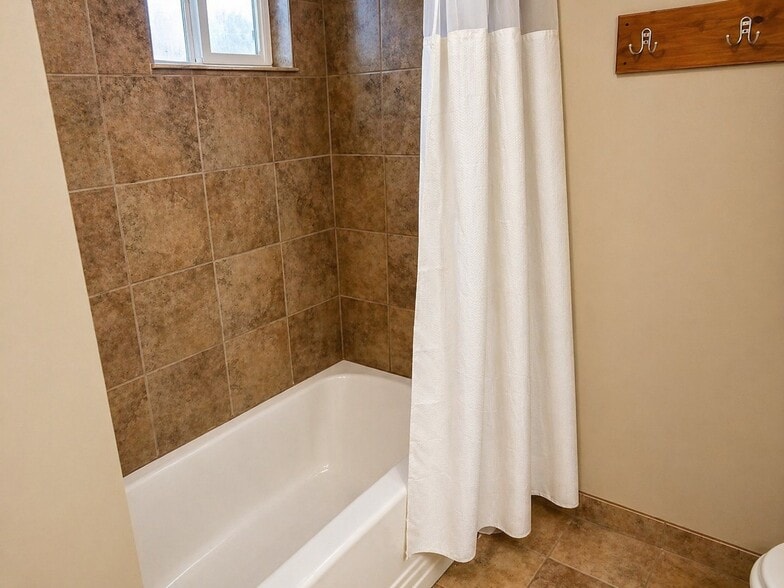 Building Photo - 390 N 300 E