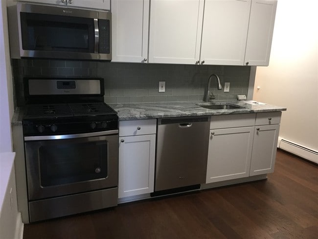 Building Photo - 787 Summit Ave