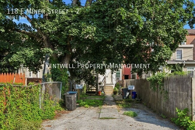 Building Photo - 118 E Miner St