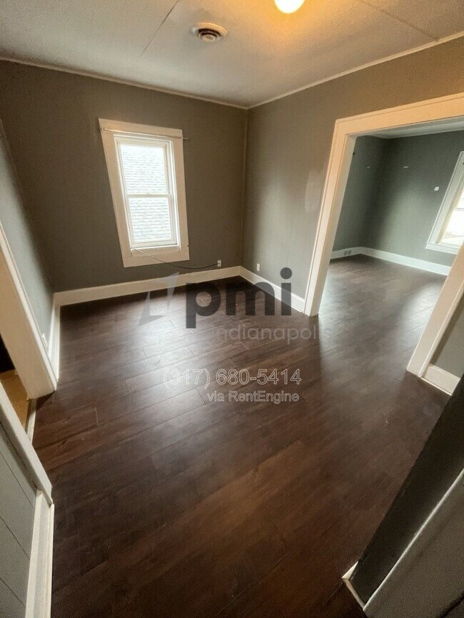 Building Photo - 213 1/2 S Madison Ave