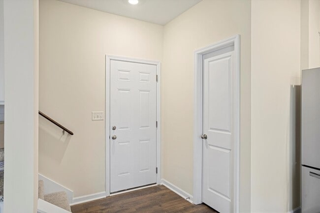 Building Photo - 4140 Bentwood Cove Dr