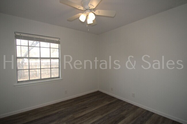 Building Photo - Morgan's Point Resort!