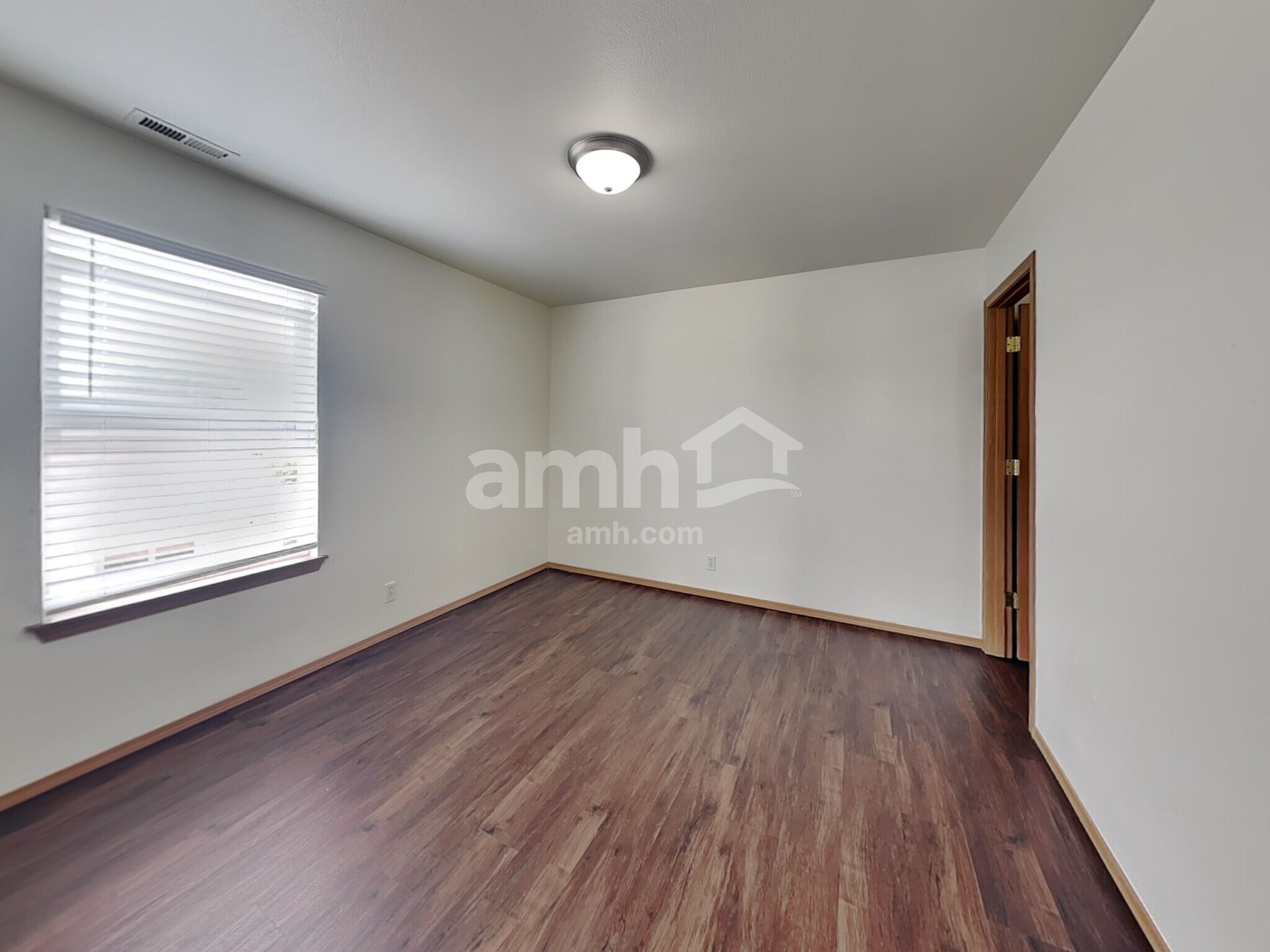 Building Photo - 1110 Boatman Ave NW