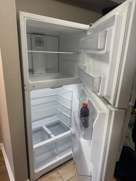 Building Photo - 9304 Aylesbury Dr