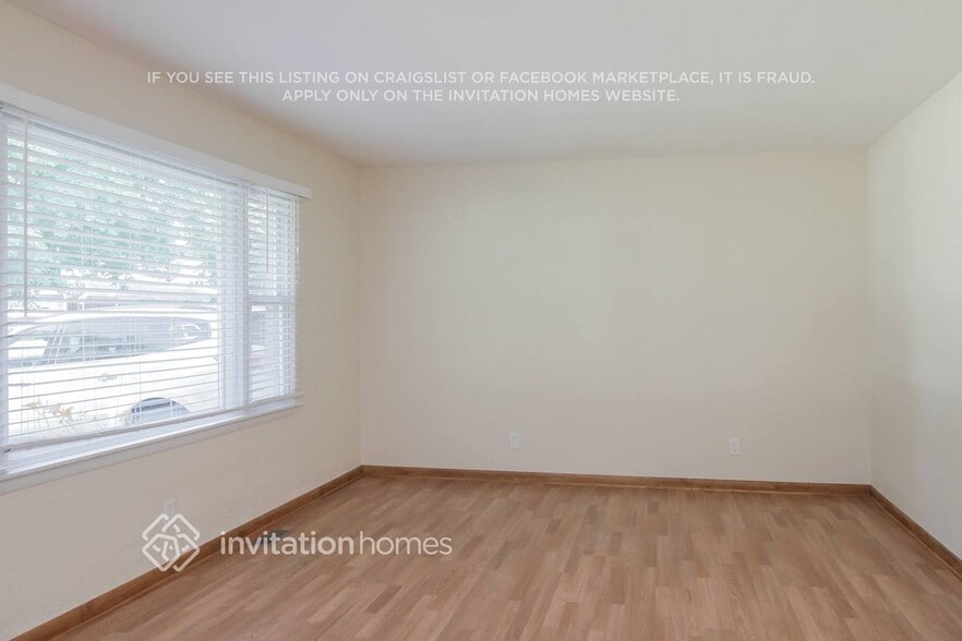 Building Photo - 301 S Reedwood Dr