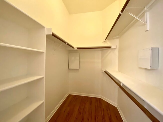 Building Photo - Lovely home in desirable Scofield Farms!