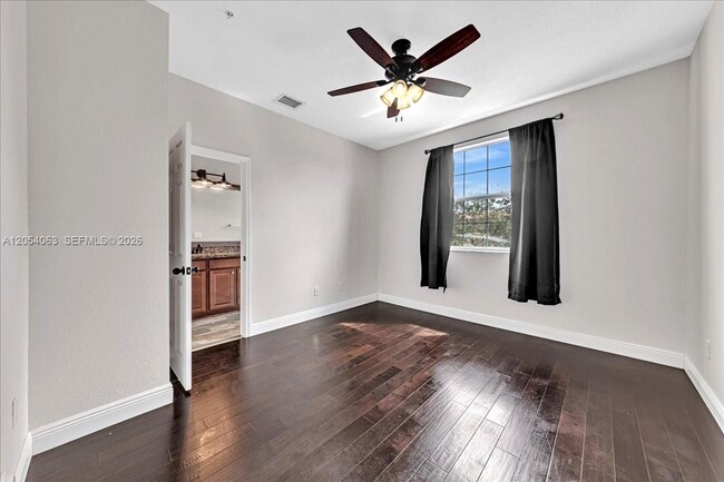 Building Photo - 995 SW 147th Ave