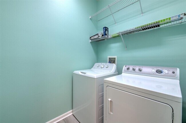 Building Photo - 5046 Gato Del Sol Cir