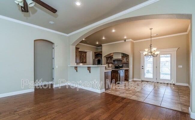 Building Photo - 7900 Shreveport Dr