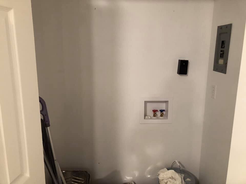 Building Photo - 2670 W Central Rd