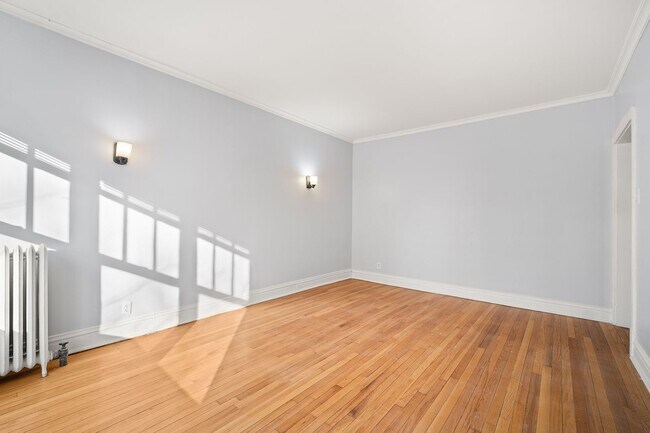 Building Photo - 2611 N Dayton St