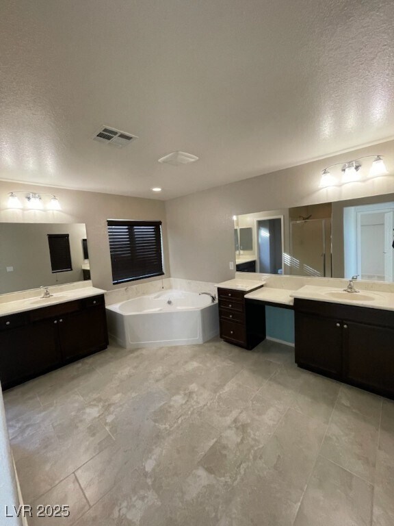 Building Photo - 6639 Rego Park Ct