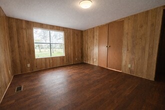 Building Photo - 1037 Pecan Valley Rd