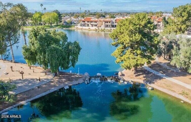 Building Photo - 11040 N 28th Dr