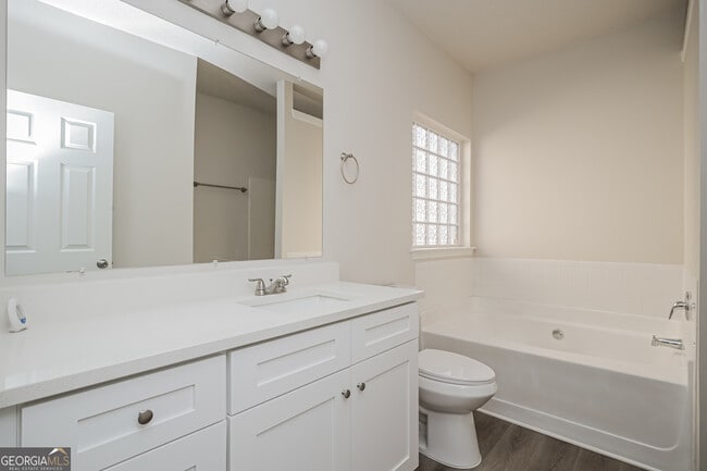 Building Photo - 7773 Newbury Dr