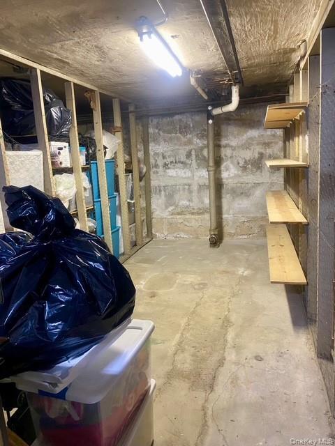 Building Photo - 49-09 Hanford St