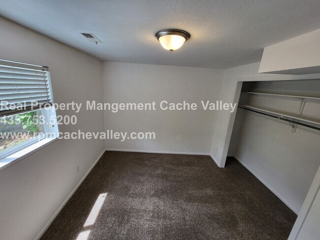 Building Photo - 2662 N 370 E