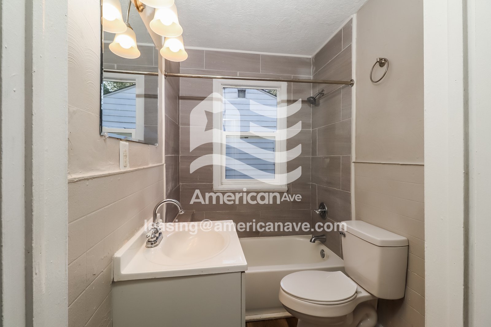 Building Photo - 1850 Huey St