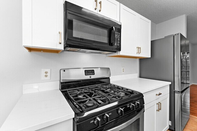 Building Photo - 607 Russet Valley Dr