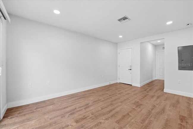 Building Photo - 2805 Mayer St