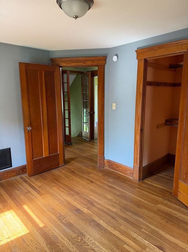 Building Photo - Pet-Friendly 3-Bedroom Elyria Home with $1,500 Total Monthly Price!