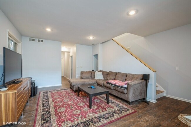 Building Photo - 1508 W Erie St