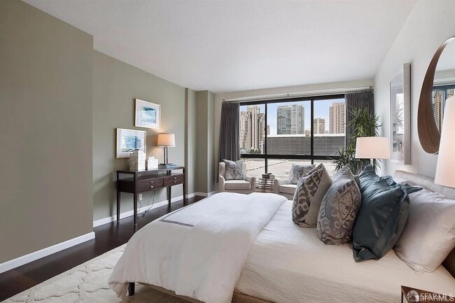 Building Photo - 300 3rd St