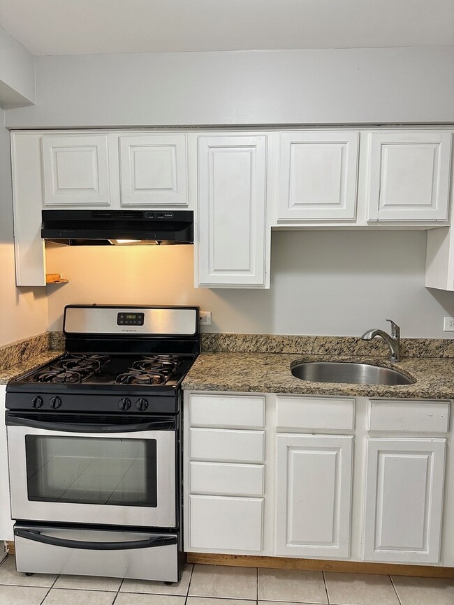 Building Photo - 8424 W 87th St
