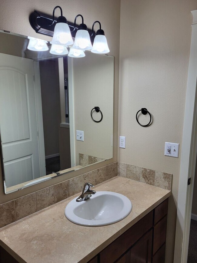 Building Photo - COLTON3607-3617